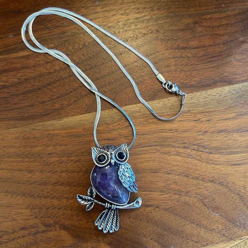 Silver and Purple Stone Owl Pendant Necklace. 20 Inch Chain